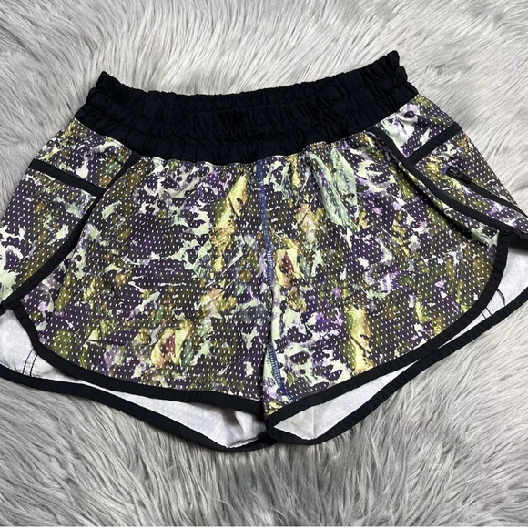 lululemon athletica Pants - Lululemon Tracker Shorts III | Size 6